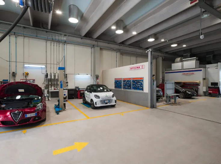 Interno officina HSAuto